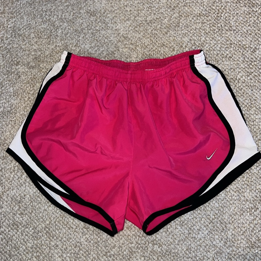 Nike Tempo Dri-fit running shorts | pink athletic shorts with built in liner